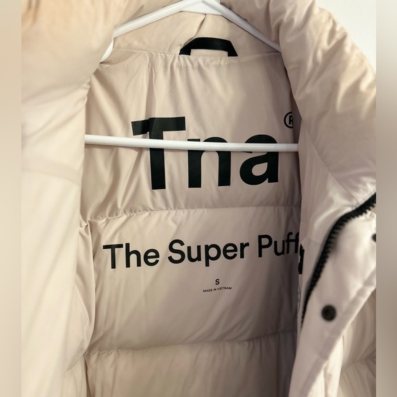 Aritzia Super Puff - Picture 3 of 8